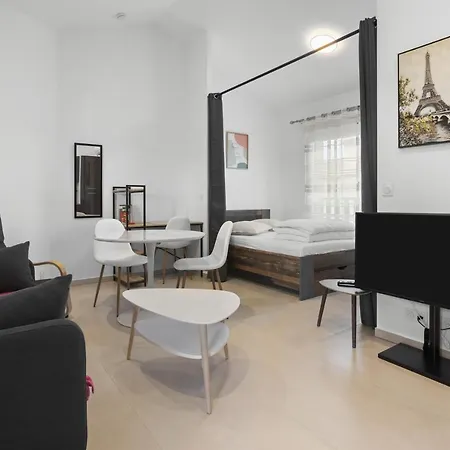 Studio Moderne 4 - Plage Frejus Exterior photo